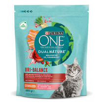 PURINA ONE DualNature URI-BALANCE Sterilcat mit Cranberry & Lachs Vorderansicht