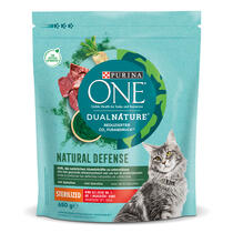 PURINA ONE DualNature NATURAL DEFENSE Sterilcat mit Spirulina & Rind Vorderansicht