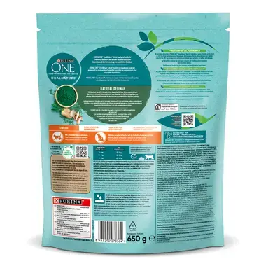 PURINA ONE DualNature NATURAL DEFENSE Sterilcat mit Spirulina & Rind Hinteransicht