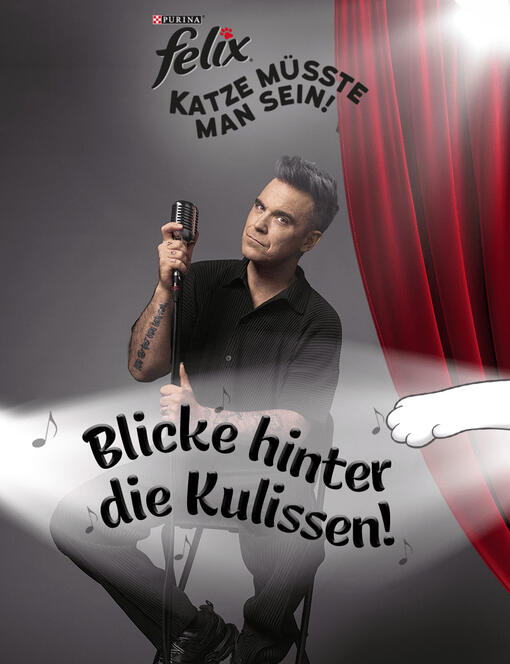 Robbie singt hinter einem Vorhang